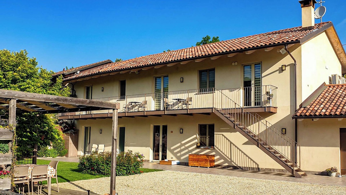 Alba Apartment | A vacation in the midst of nature just a stone's throw from Alba?