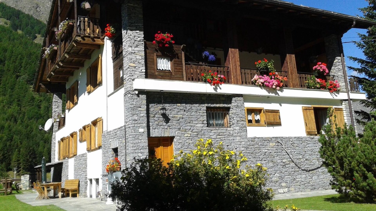 Degioz Apartment | A Valsavarenche apartment mountain cabin in the park of Gran Paradiso