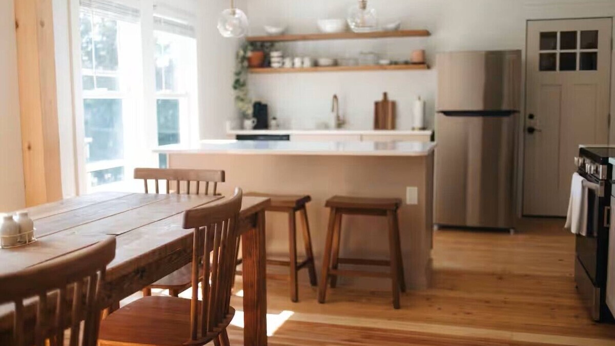 Monson Apartment | A Very 'Pleasant' Oasis Steps to Lake Hebron + Town