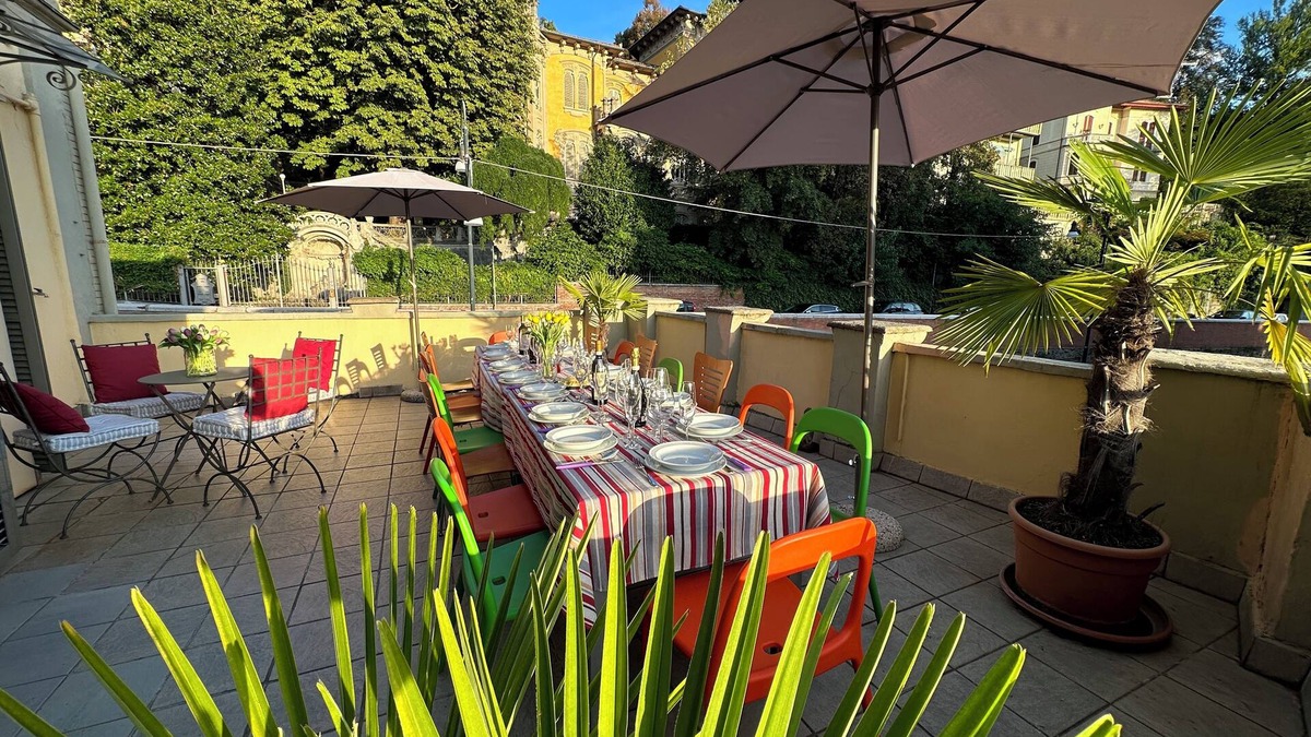 Borgo Crimea House | A villa between wonderful gardens, 5 min walk to the city center