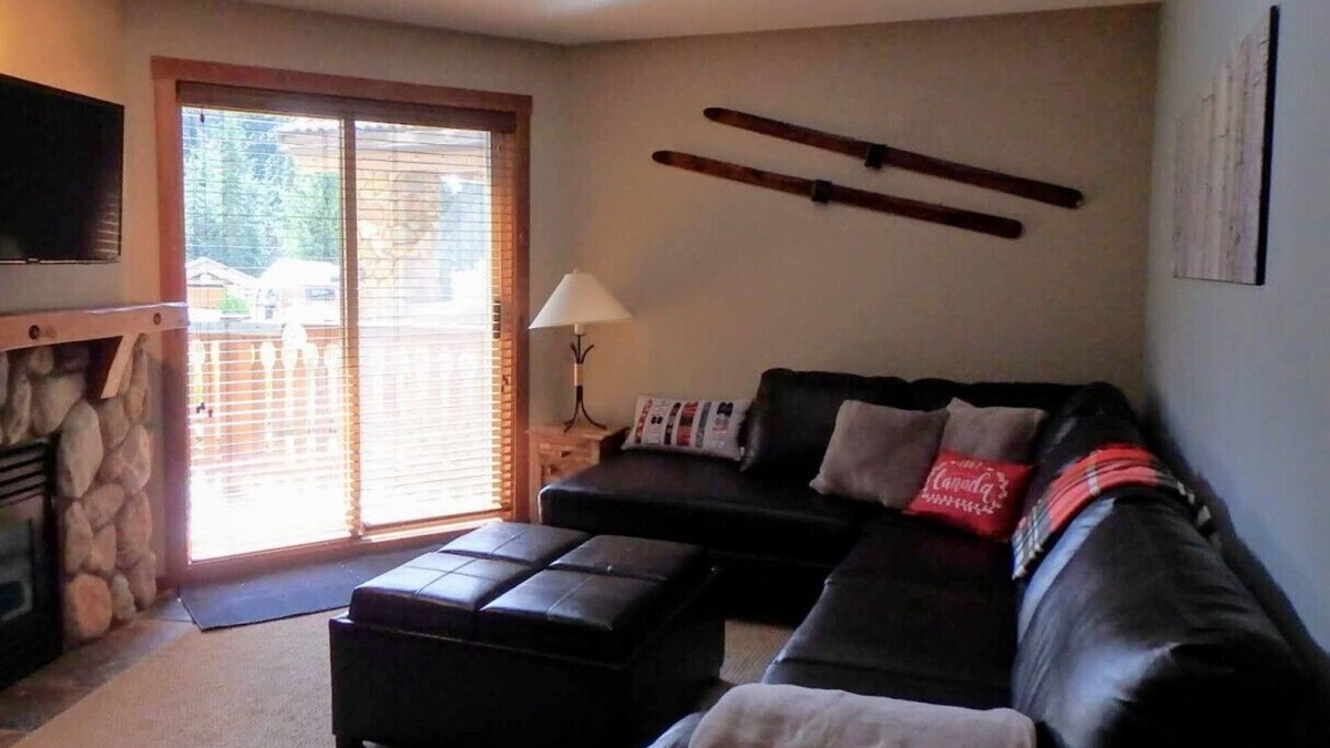 Sun Peaks House | A warm place in the heart of Sun Peaks!