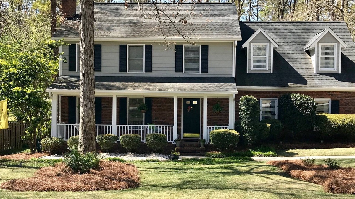 Martinez House | A welcoming Master's Rental convenient to course! An easy 4 miles!
