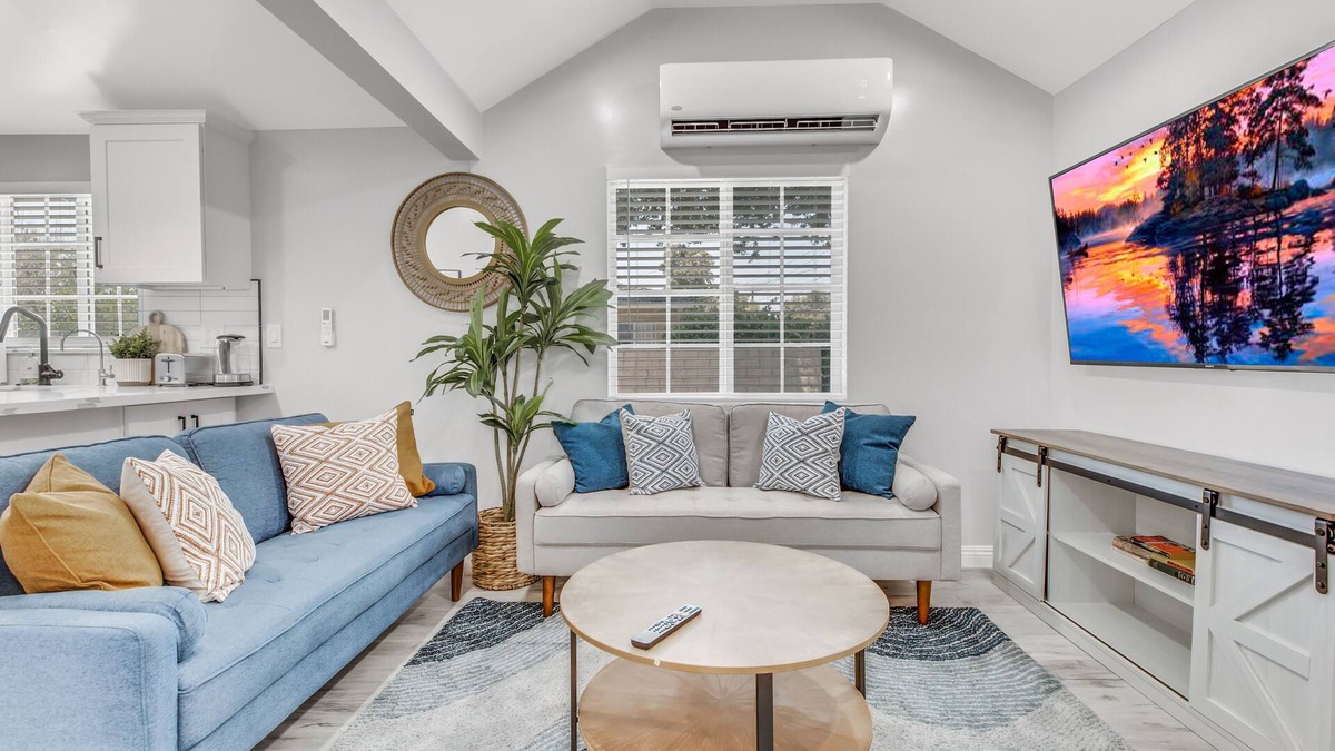 Monrovia House | A Wonderful Cozy Amazing Monrovia Designed Home