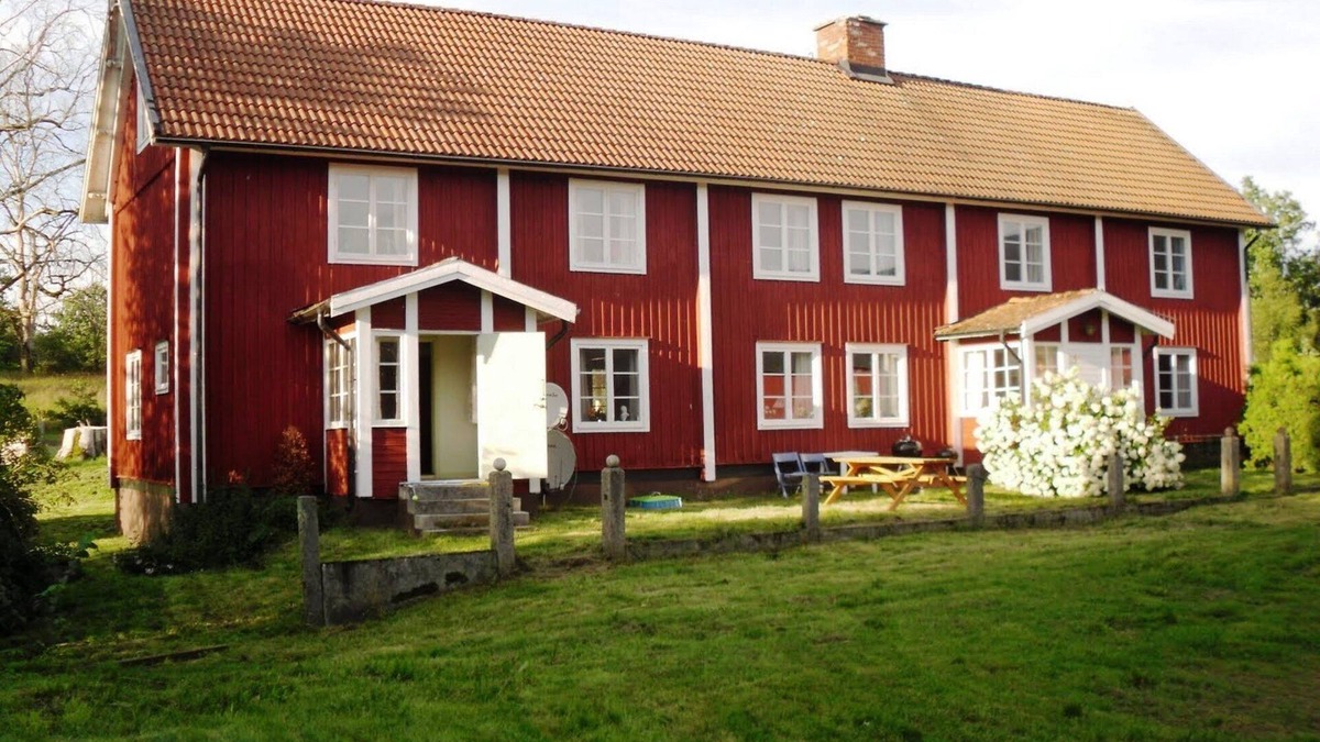 Osby Municipality House | A wonderful holiday house that is a former farmhouse with a lot of space