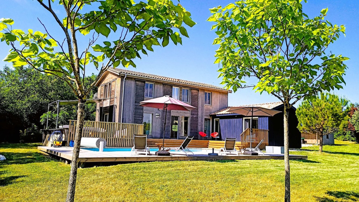 Devillac House | A wooden house, a blend of authenticity and refinement
