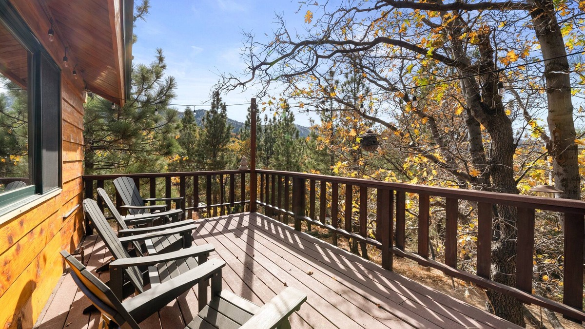 Upper Moonridge Cabin | A Woodsy Mountain Retreat - 2 Masters, Slope Views, Fireplace, Deck, BBQ