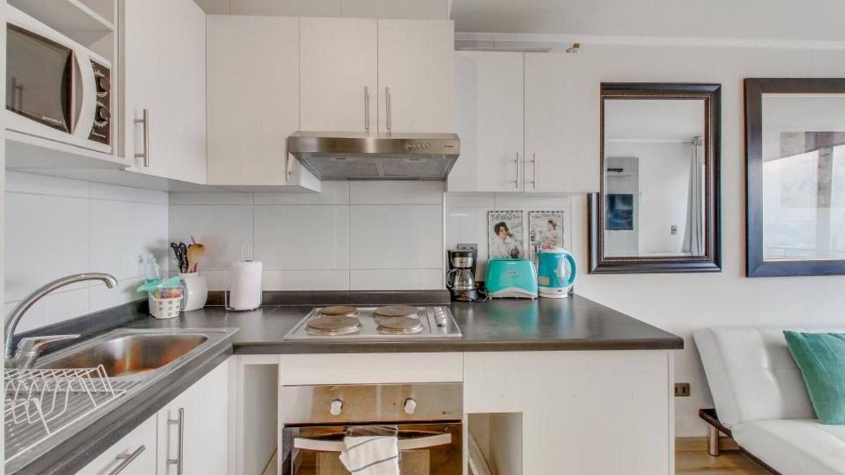 Las Rejas Apartment | A1 Nice, cozy, 2D 1B subway front door up to 5