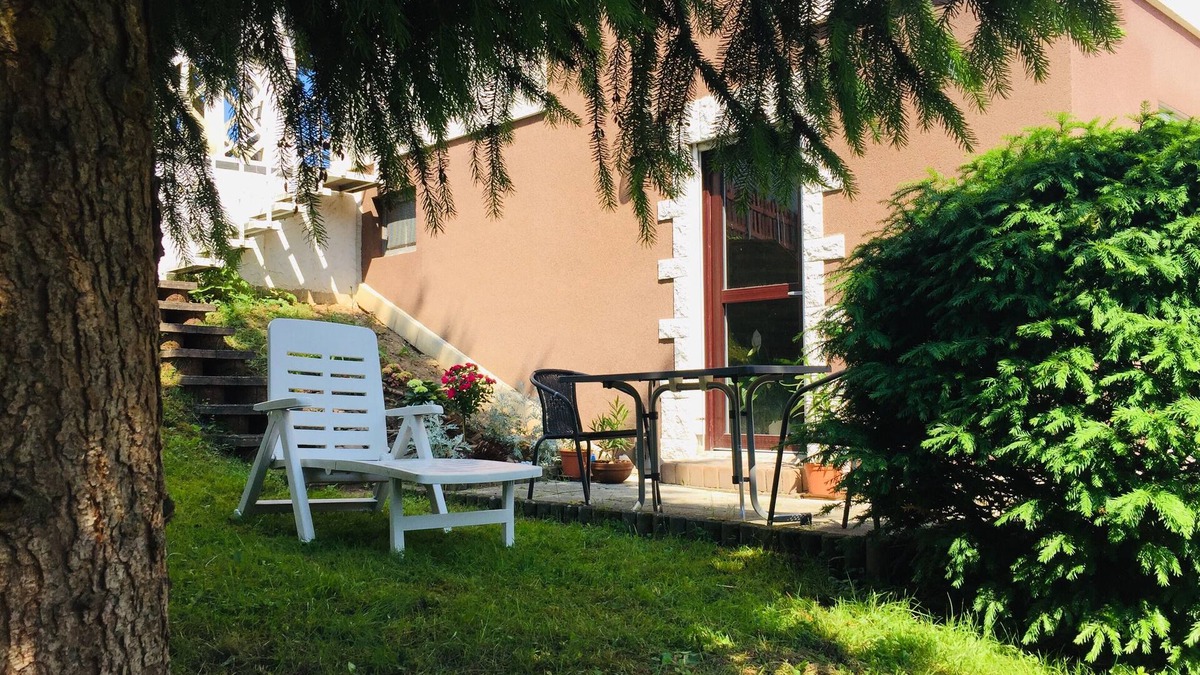 Ersheim Apartment | A1 vacation apartment with private terrace, hiking, canoeing,