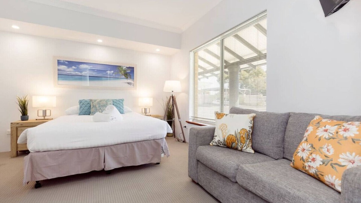 Connolly Apartment | A2 - Spacious Apartment w/Wi-Fi + Kitchenette