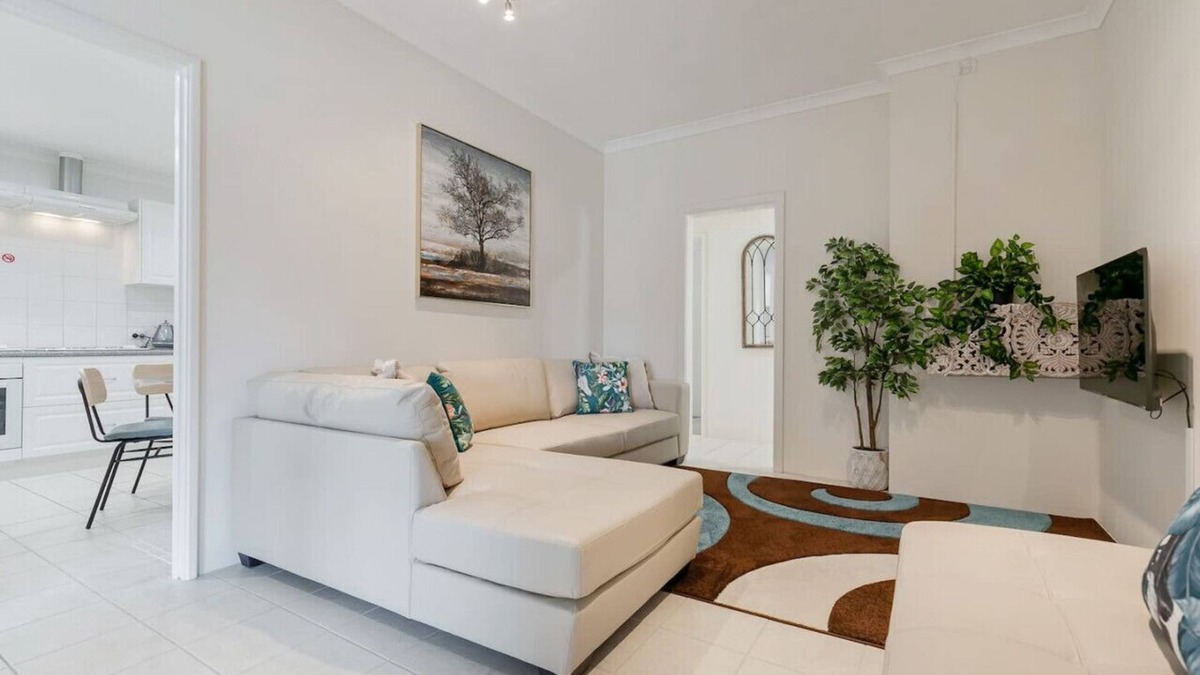 Connolly Apartment | A9 - Elegant 3 bed apt in the heart of Connolly!