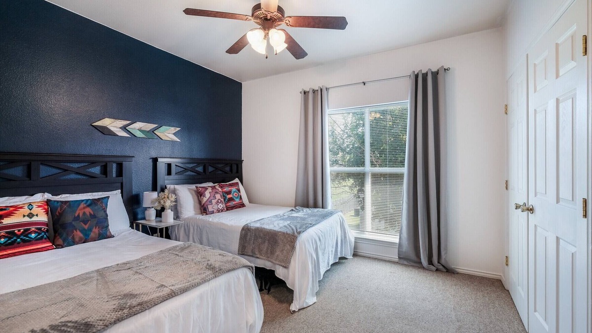 Medical Center District Apartment | AA3 10% OFF! Mins to Methodist & Medical Center