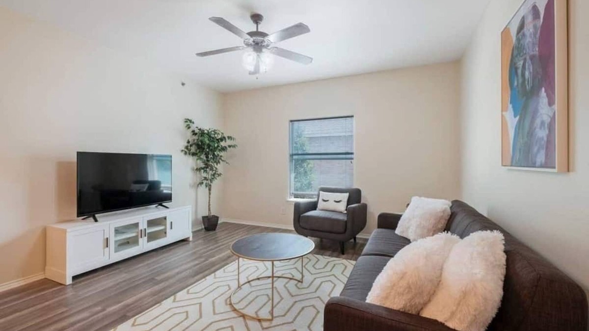 Medical Center District Apartment | AA4 l NEWLY Updated l 4-min to Medical Center l 2BR & 2BA l Monthly rental