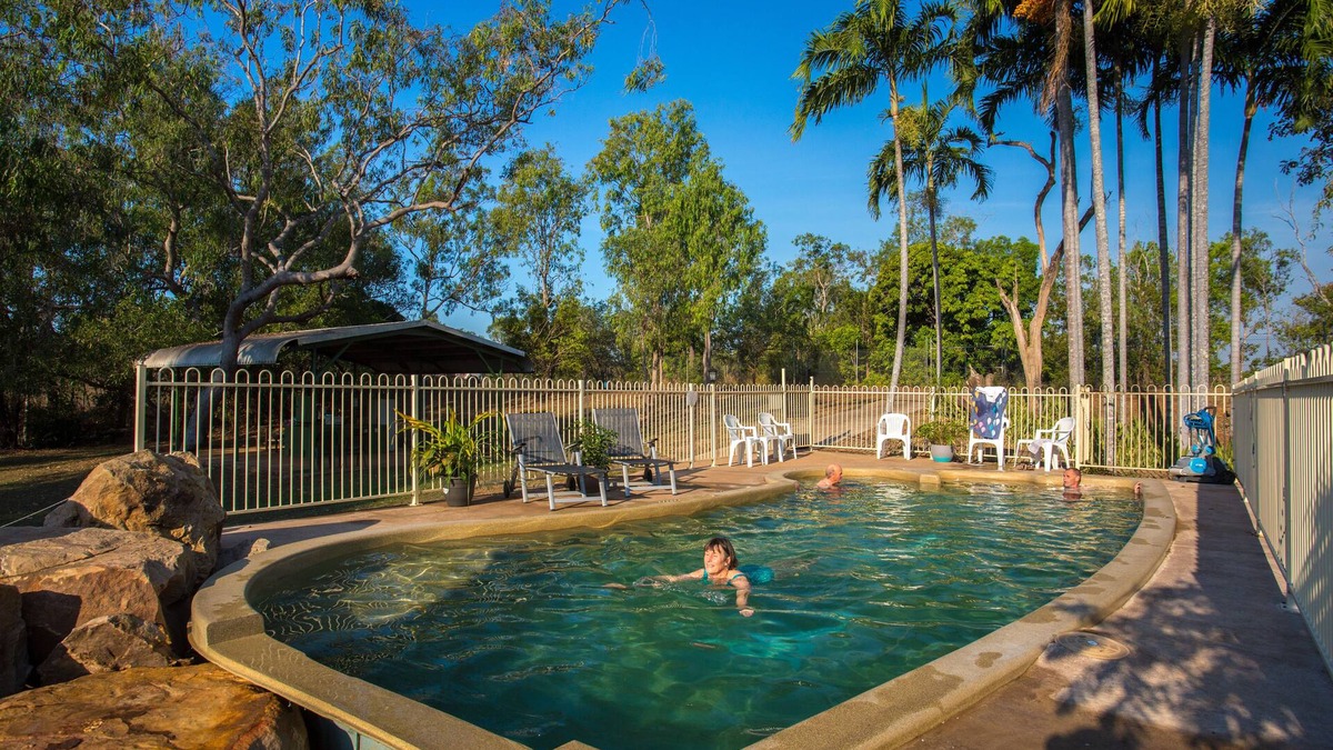 Berry Springs RV Rental | AAOK Lakes Resort & Caravan Park
