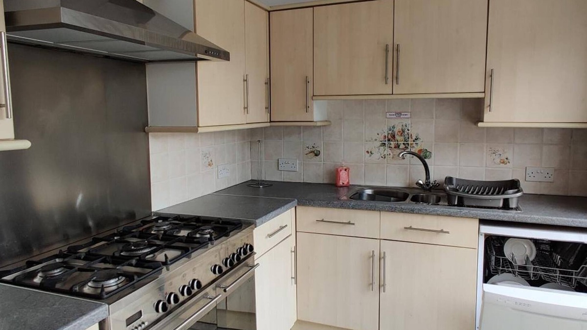 Leicester House | Aaron Lodge Guest House