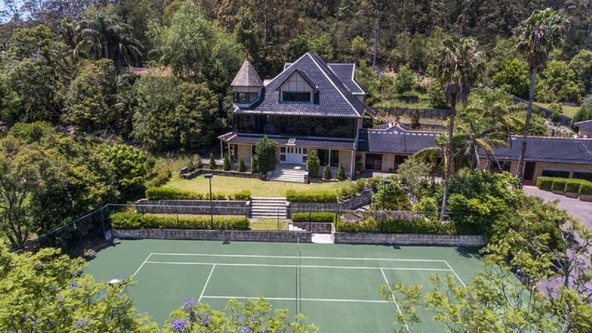 Ourimbah House | AASHIYANA - sleeps 19, brand new property