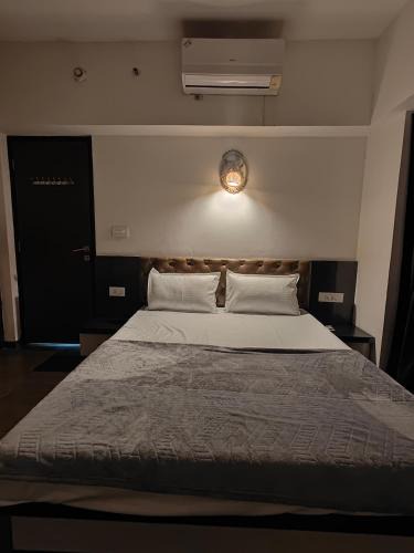 Kadadhe Apartment | Aasra