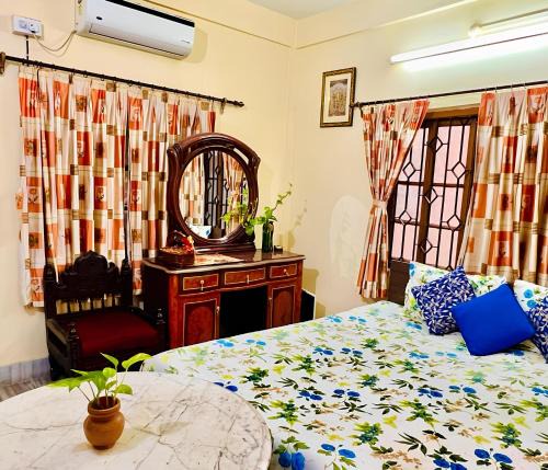 Tala Apartment | Aastha Apartment with 2 bedroom,Antique Furniture, AC and Kitchen