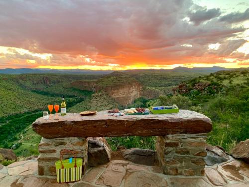 Camdeboo House | Aasvogelkrans Farm Cottages & Camping