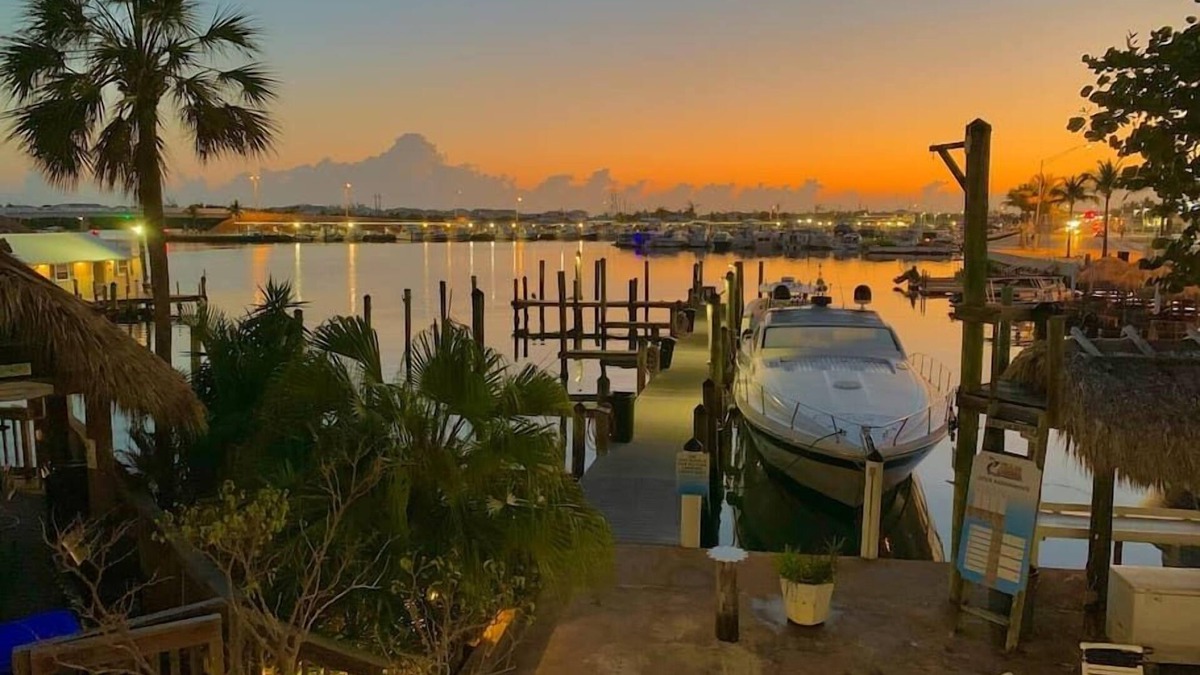 Meadows Condo | "Abaco" Key West 2/2 End Unit Waterfront+Dockage