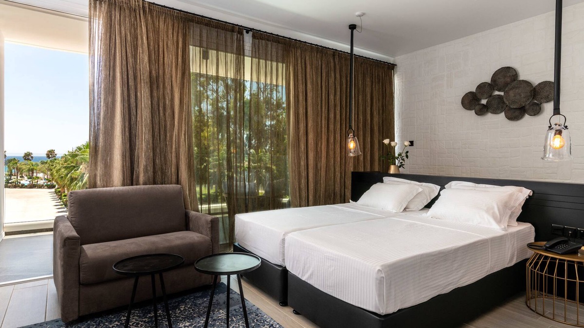 Ayia Napa Hotel | Abacus Suites
