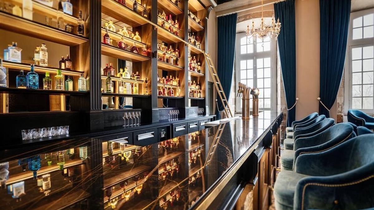 Les Sorinieres Hotel | Abbaye de Villeneuve