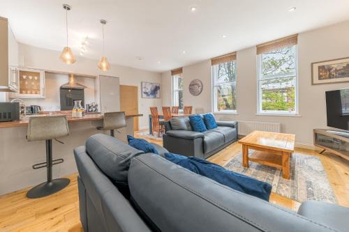 Barrow-in-Furness Apartment | Abbey Apartments Modern ApartHotel for Tourists & Professionals