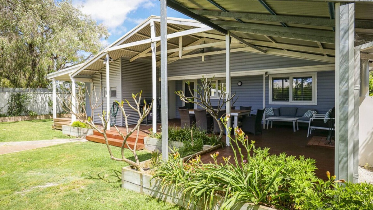 Abbey House | Abbey Bay Cottage - Pet Friendly, Wifi, Busselton
