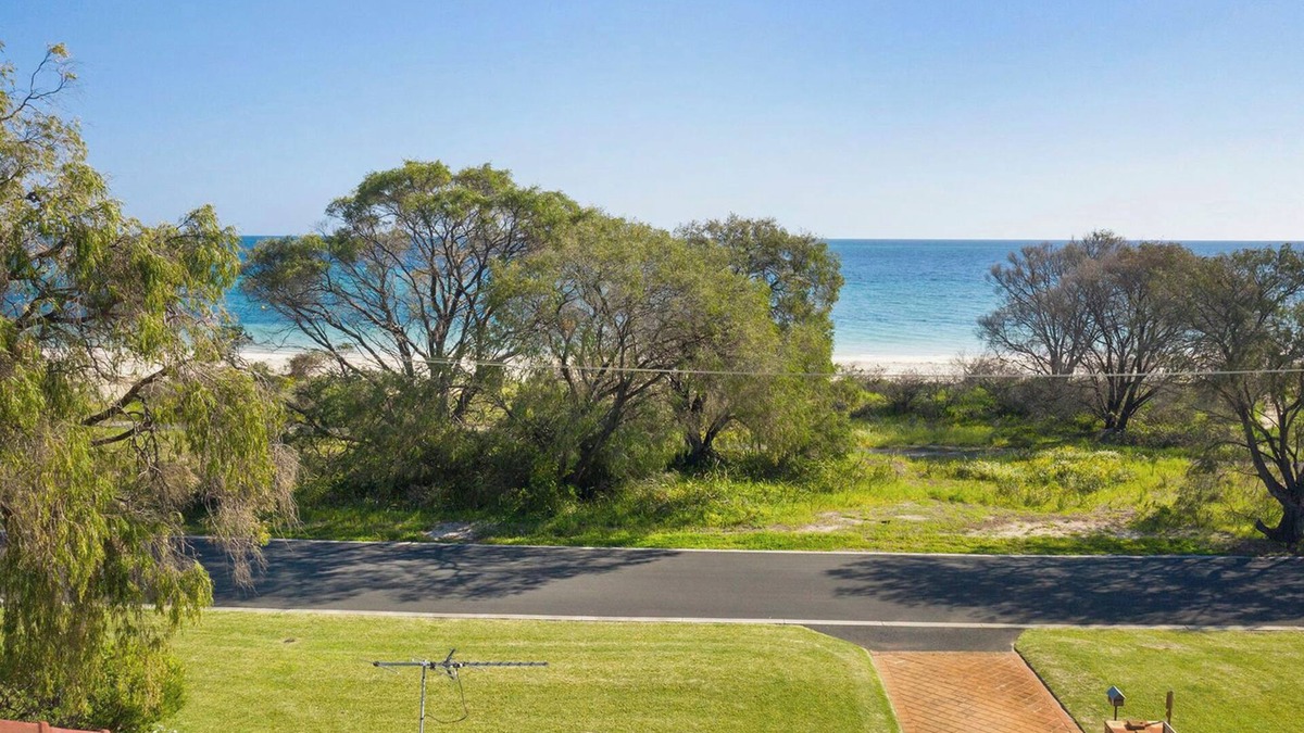 Abbey House | Abbey Beach Oasis