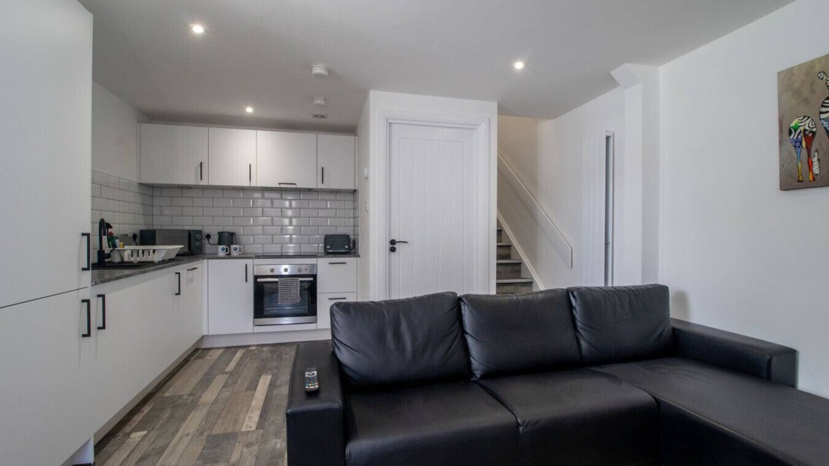 Paisley House | Abbey House Apartment A
