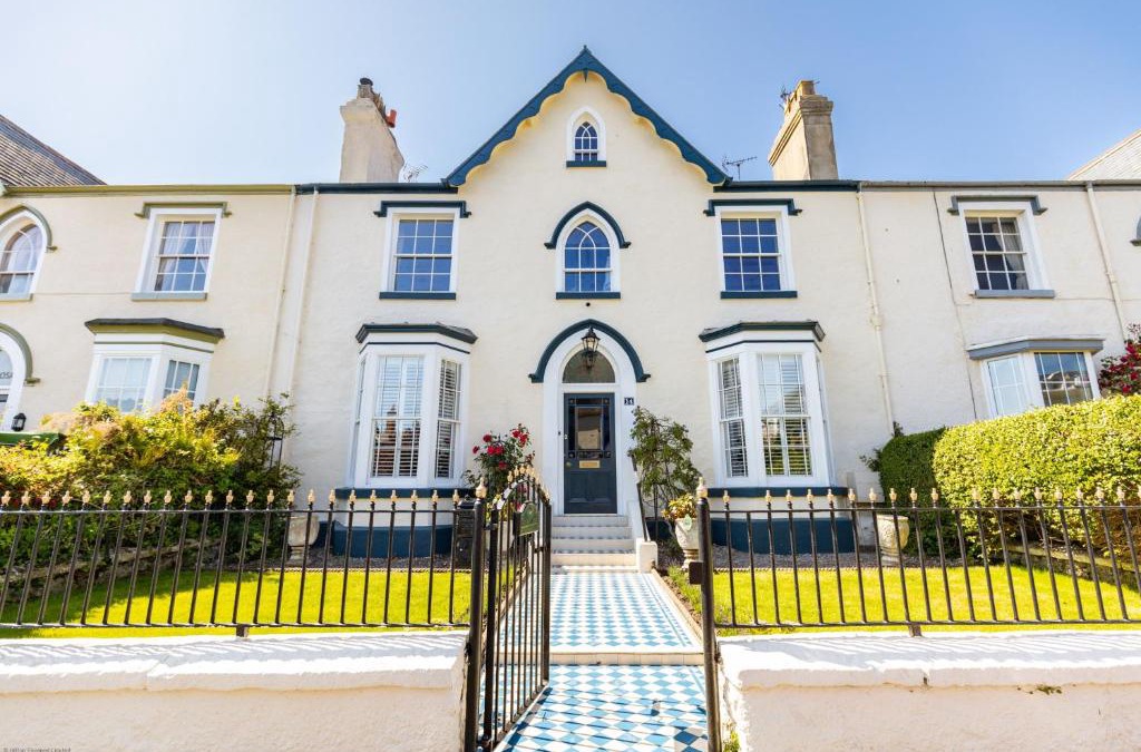 Llandudno House | Abbey Lodge, Llandudno - Period Townhouse, 5 bedrooms & bathrooms, with Hot Tub & Private Parking