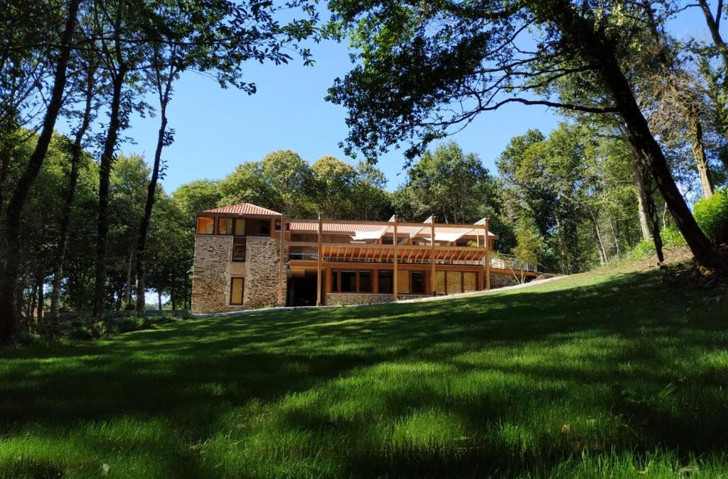 Sobrado House | Abeiro da loba