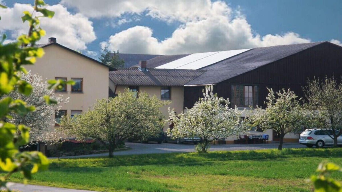 Ostheim Apartment | Abenteuer und Erholung auf Schmidts Ferienhof in der Bayerischen Rhön