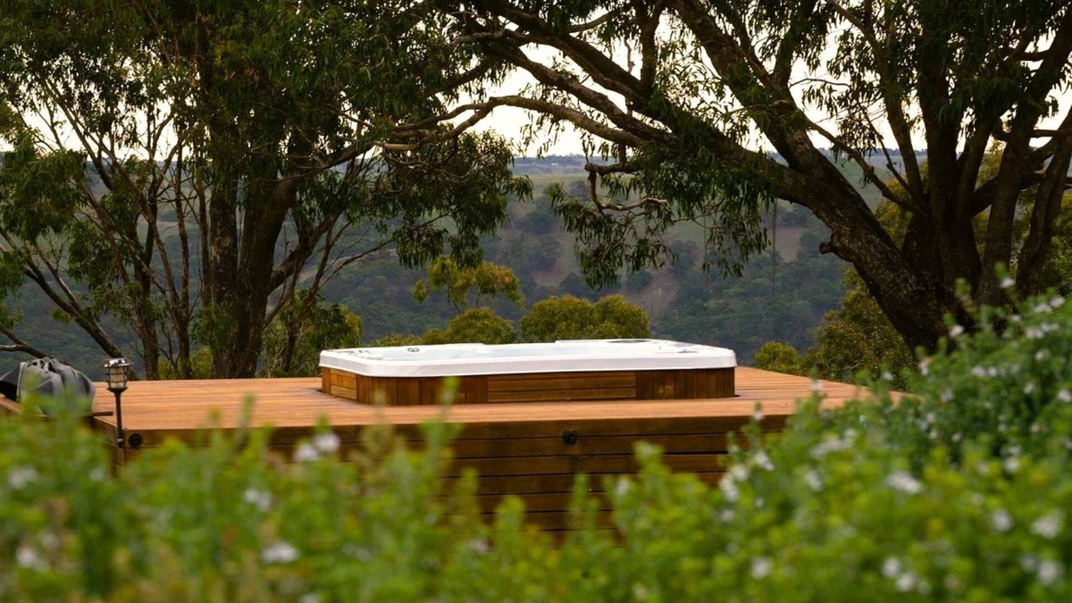 Curraweela House | Abercrombie Ridge - Lux BARN and Spa Retreat - Pet-friendly