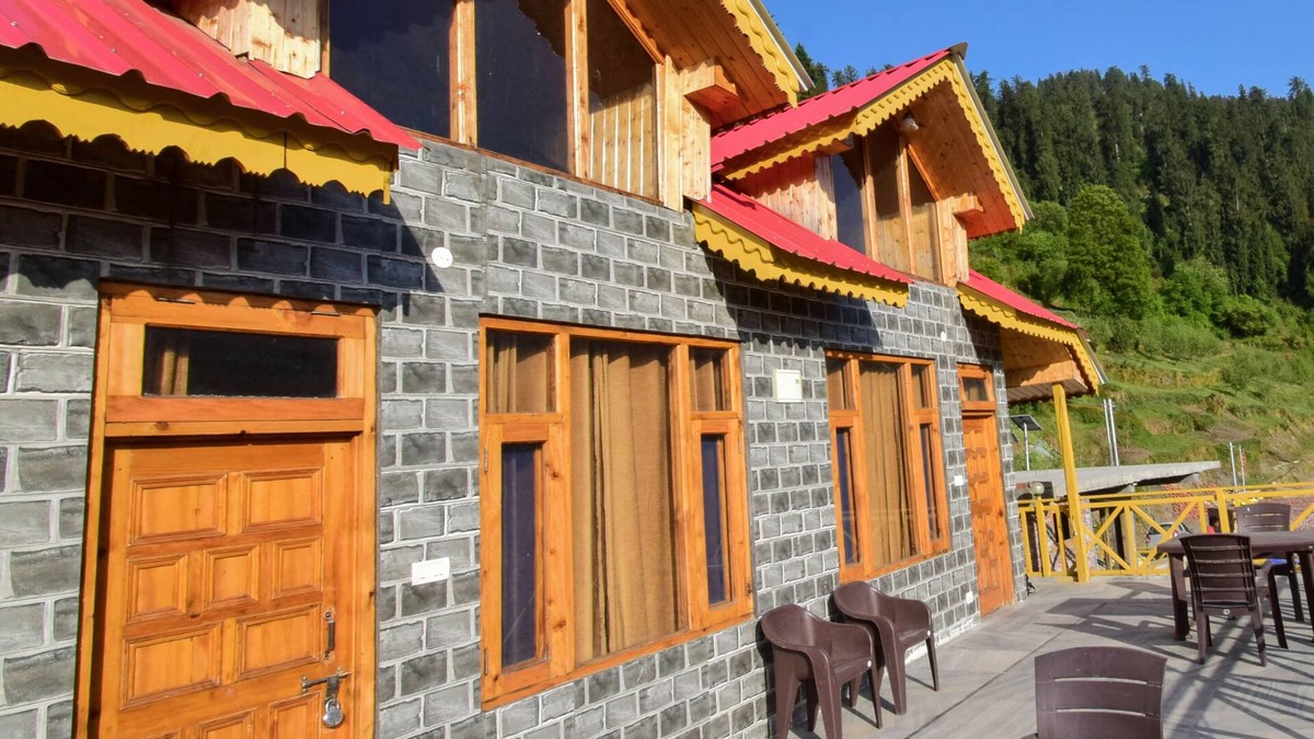 Shoja House | Abhishek Homestay: Your Cozy Retreat Amid Shoja's Scenic Serenity