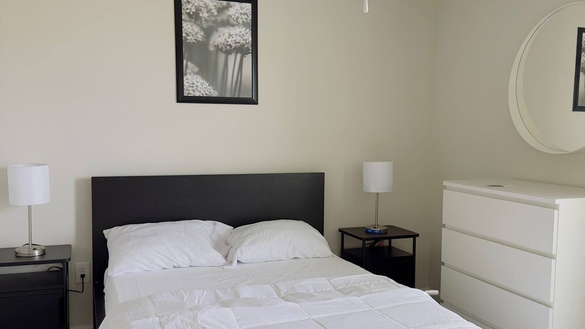 Seffner Community Alliance House | Abi home Room-3/shared bathroom