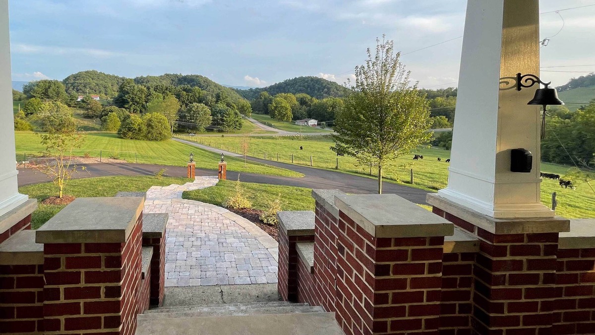 Abingdon House | Abingdon Family Getaway w/Porch & Views!