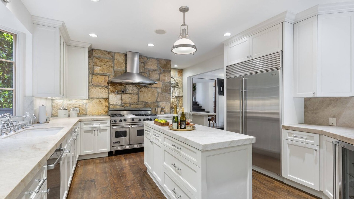 Beverly Hills Villa | Abington - Elegant Mediterranean Estate with Private Outdoor Oasis