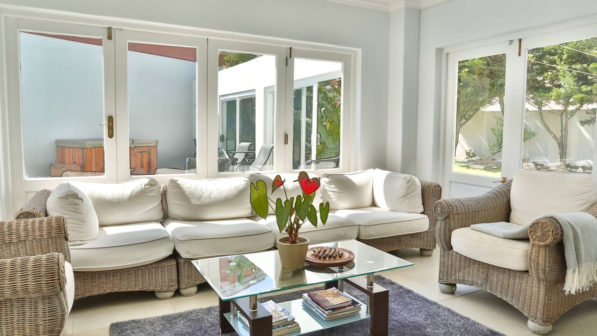 Redhill House | Abington Manor - Fish Hoek Guesthouse