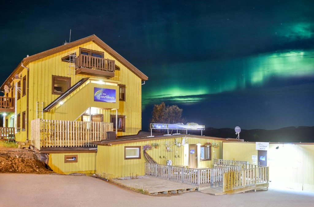 Abisko House | Abisko Guesthouse & Activities