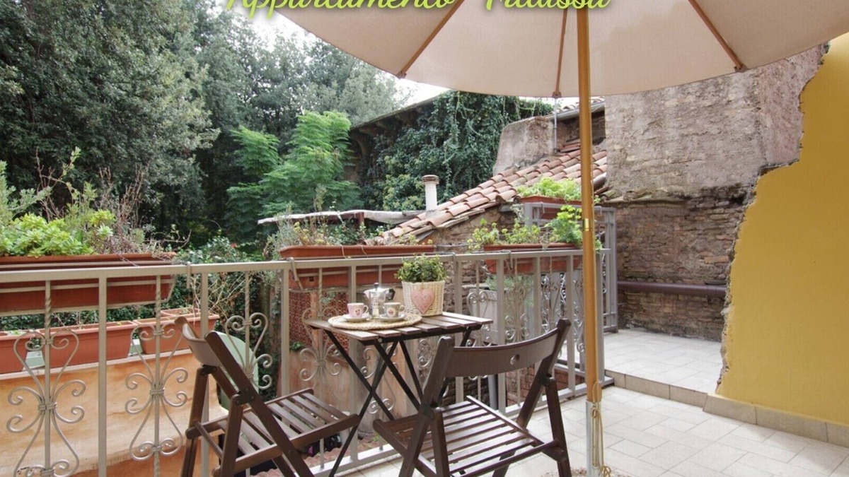 Trastevere Apartment | "Abitare Trastevere" -Trilussa- living in Rome