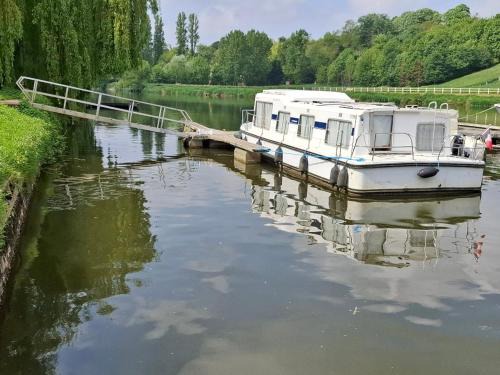 Chateauneuf-sur-Sarthe Boat Rental | Ablette - API-1-46-27