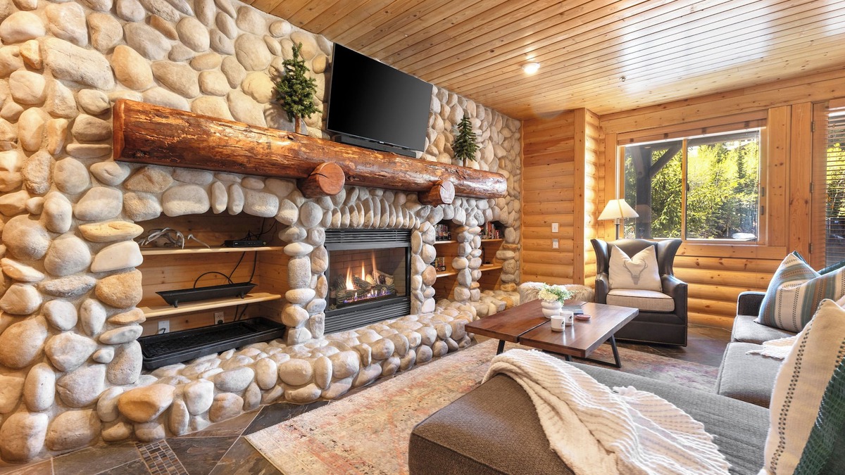 Empire Pass Condo | Abode at Black Bear #206 | Charming mountain modern condo