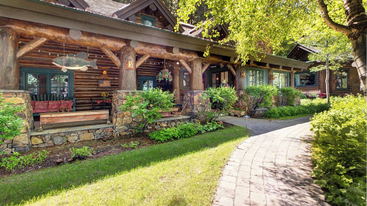 Warm Springs House | Abode at Silvertip | Sweeping Estate with 4 Cabins