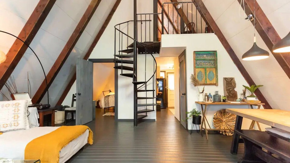 Wurtsboro Ski Chalet | ABomb! Adorable 2-bdrm Chalet with Lots of Room!
