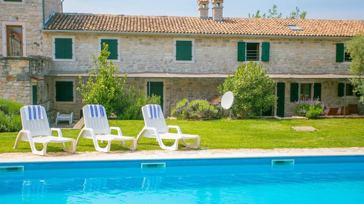 Selina Apartment | Abortolami with Pool and Garden