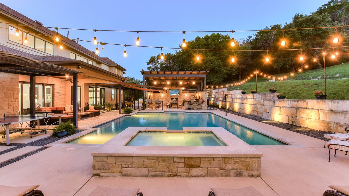 Austin House | Above Hillside Oasis I Pool&Spa I Outdoor Entertaining I Luxury Services