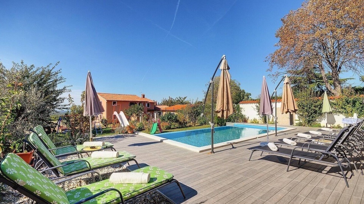Kanfanar Apartment | Above the Limfjord lies this Apartment with pool