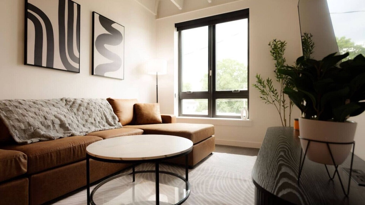 Washington Apartment | Above The Roots | Sophisticated 1BD Retreat