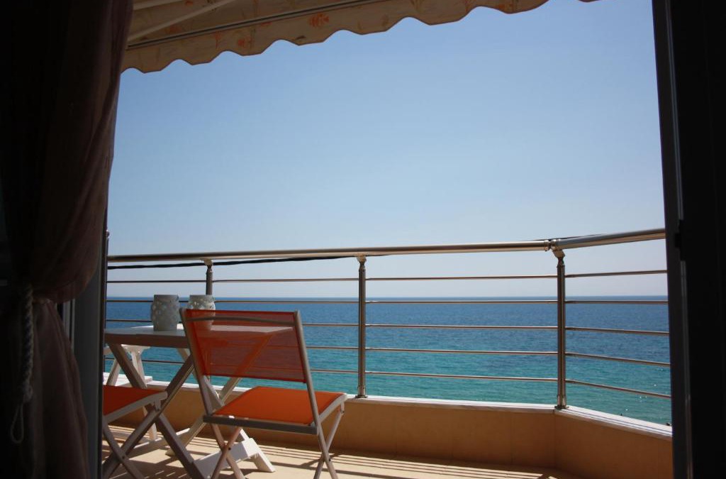 Kallikratia Apartment | Above the Sea Apartment
