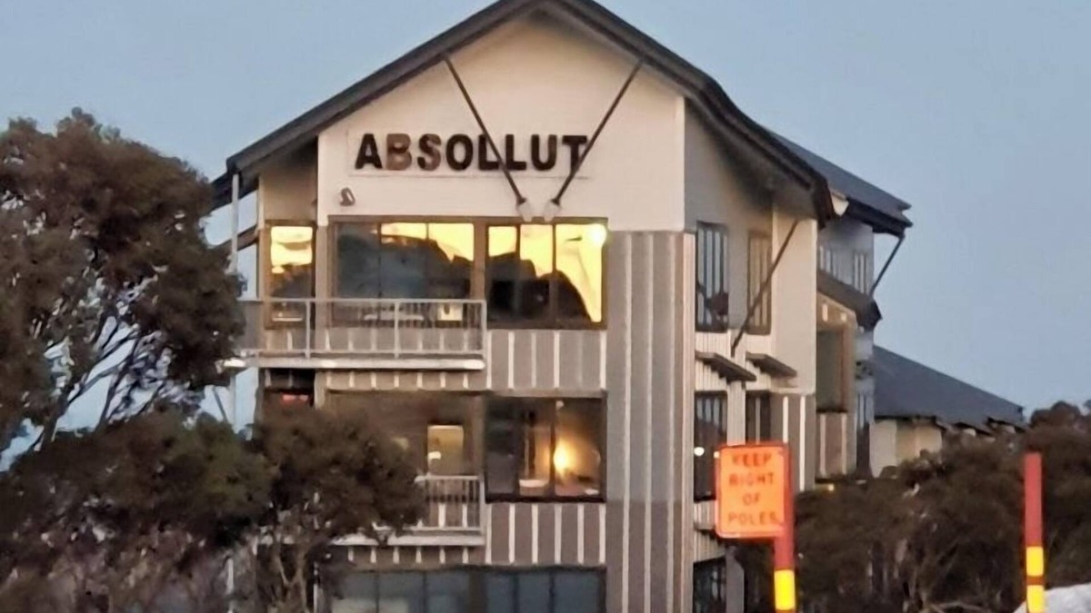 Hotham Heights Apartment | Absollut 9 - Central location